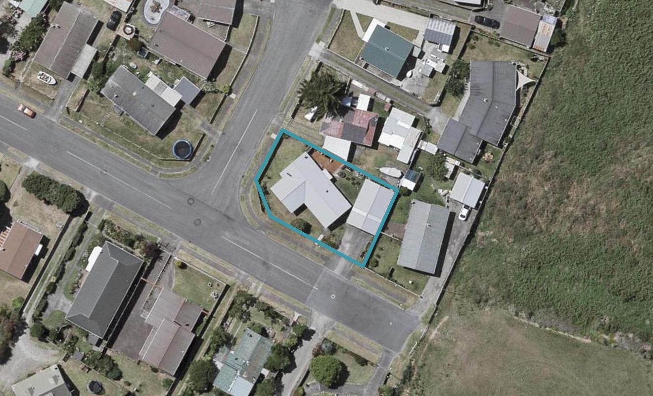 57 Norfolk Crescent, Otaki Beach, Otaki - Carousel 1