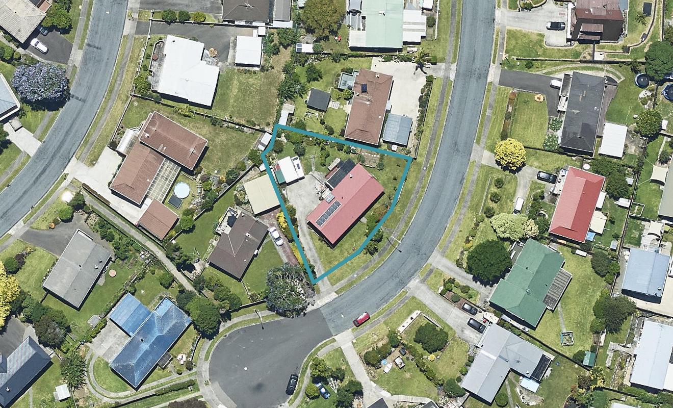 13 Flinders Place, Welcome Bay, Tauranga - Carousel 1