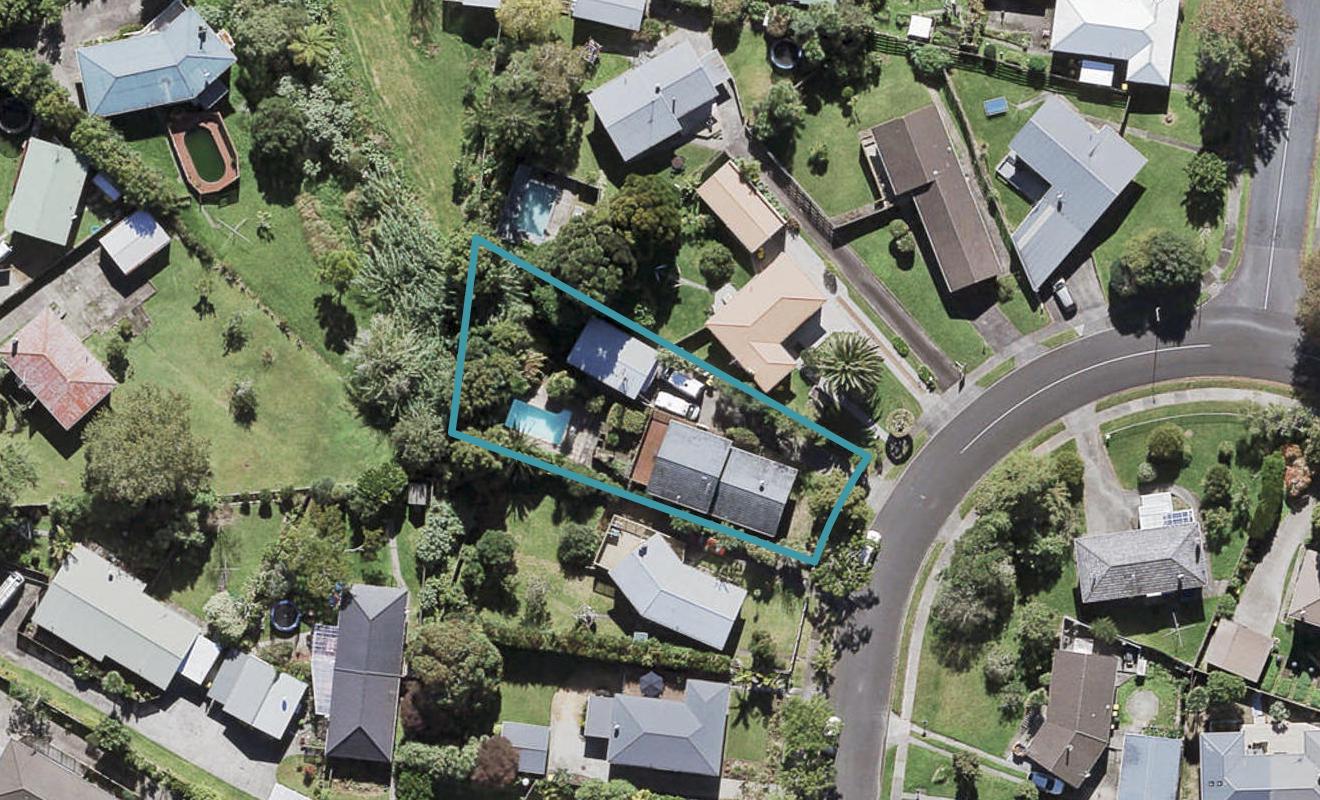 24 Miltonia Avenue, Te Atatu South, Auckland - Carousel 1