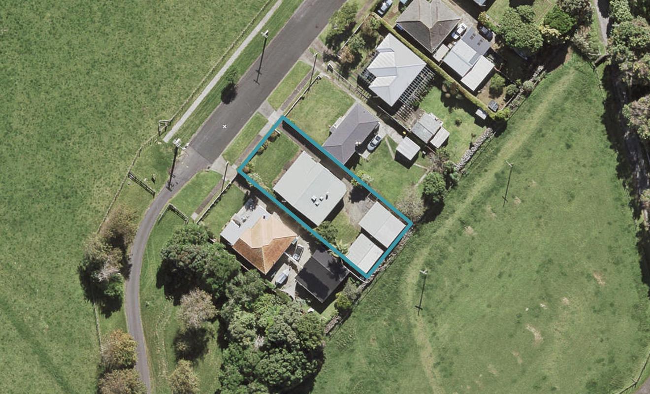 62 Wellesley Road, Mangere Bridge, Auckland - Carousel 1