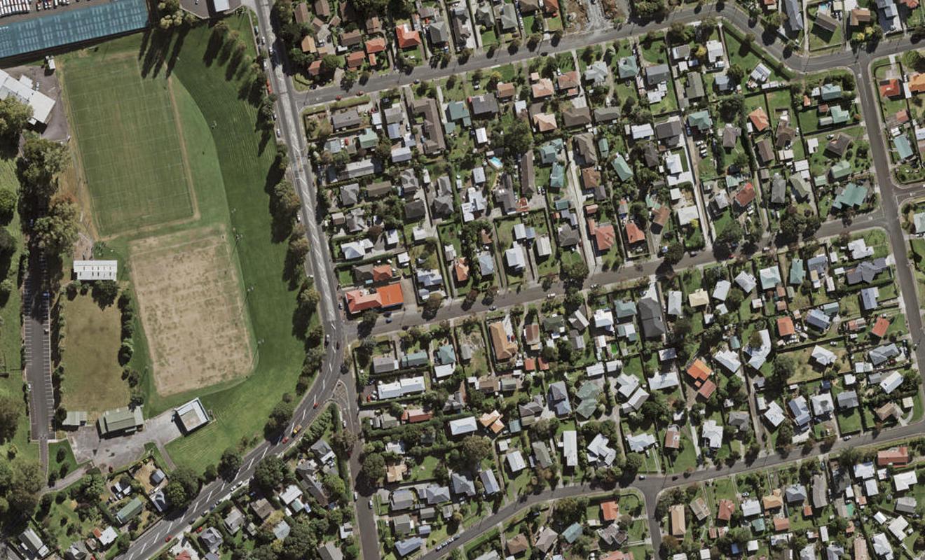 2/10 Camp Road, Mount Wellington, Auckland - Carousel 1