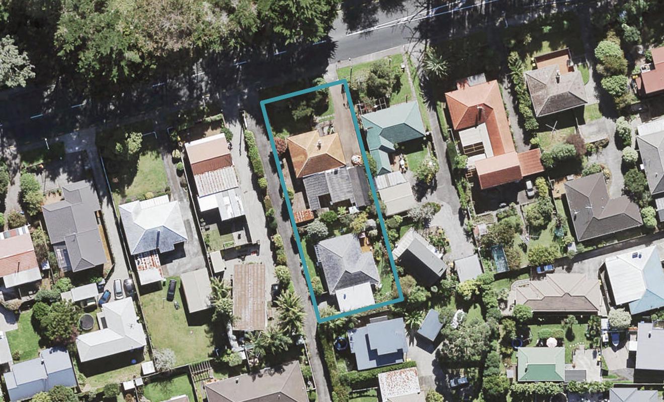 26A Godley Road, Green Bay, Auckland - Carousel 1