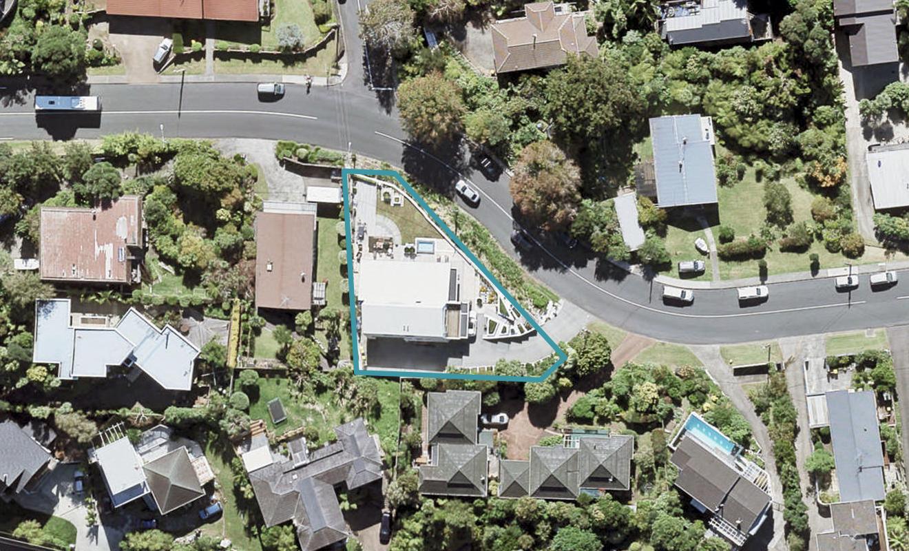 28 Valley Road, Browns Bay, Auckland - Carousel 1