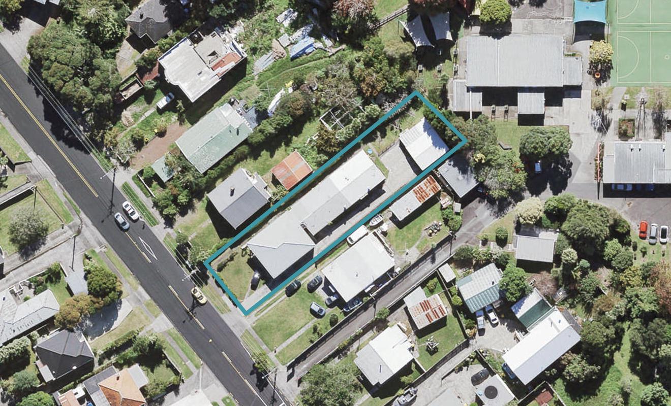 2/13 Croydon Road, New Lynn, Auckland - Carousel 1