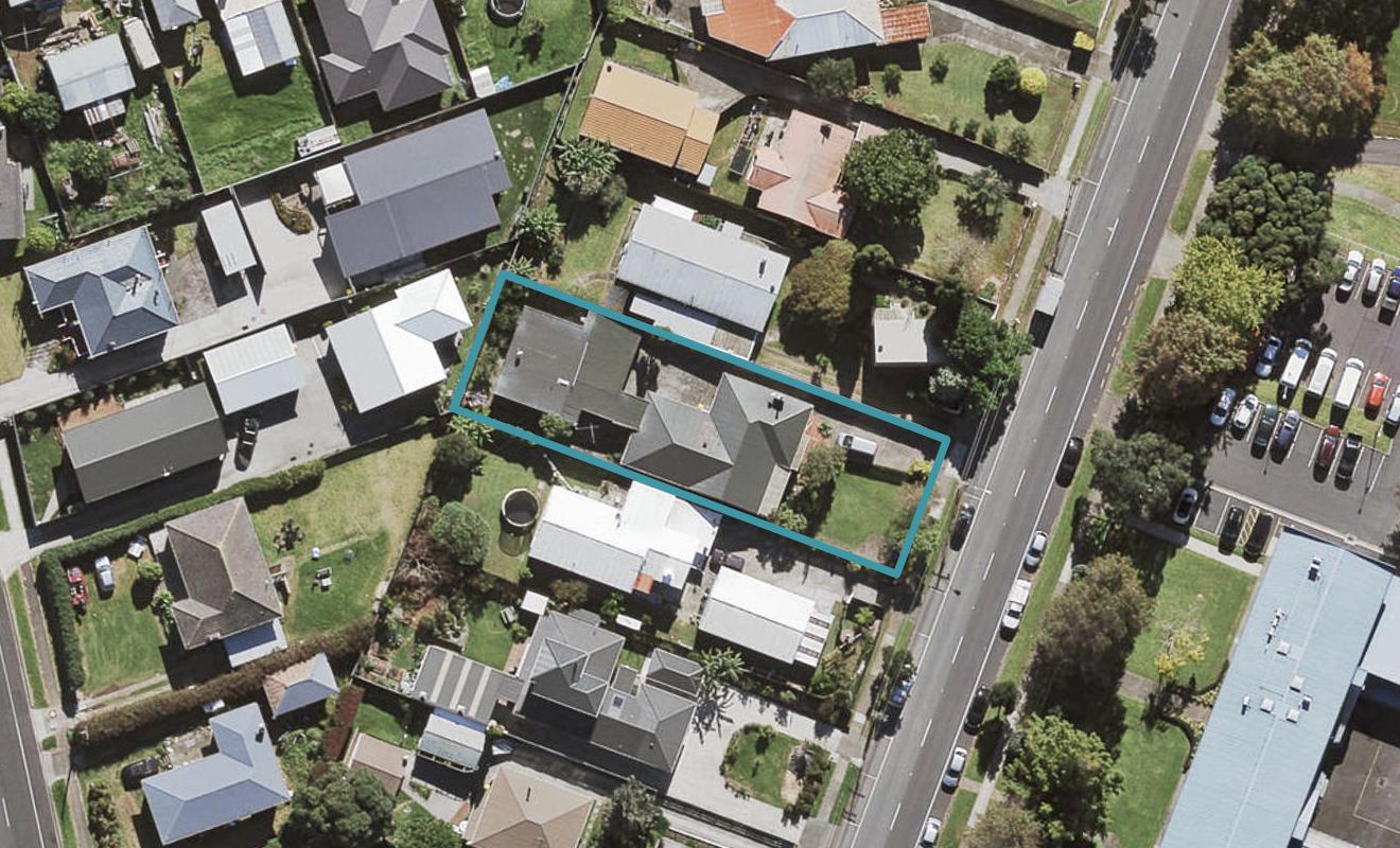 110 Mountain Road, Mangere Bridge, Auckland - Carousel 1