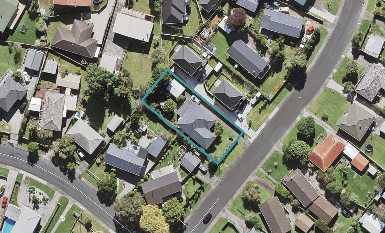46 Thornlow Street, Glendene, Auckland - Carousel 1