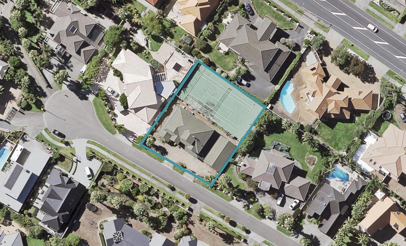 7 The Mews, Shamrock Park, Auckland - Carousel 1