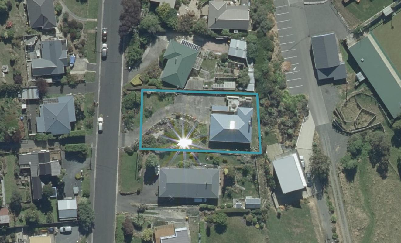 74 Marion Street, Macandrew Bay, Dunedin - Carousel 1