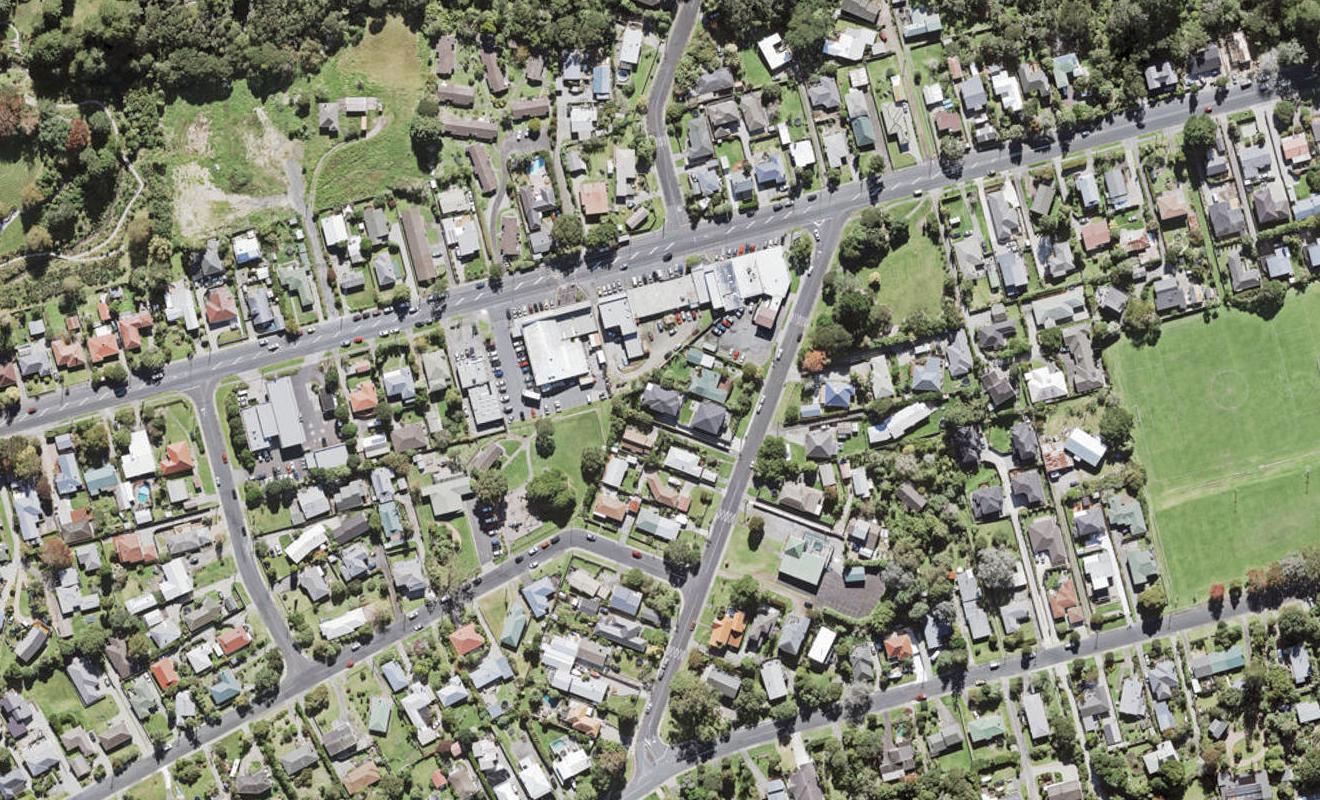 5A Vardon Road, Green Bay, Auckland - Carousel 1