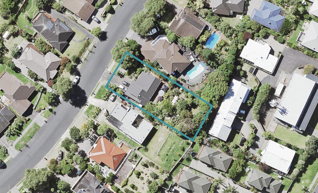 8 Bayside Drive, Browns Bay, Auckland - Carousel 1