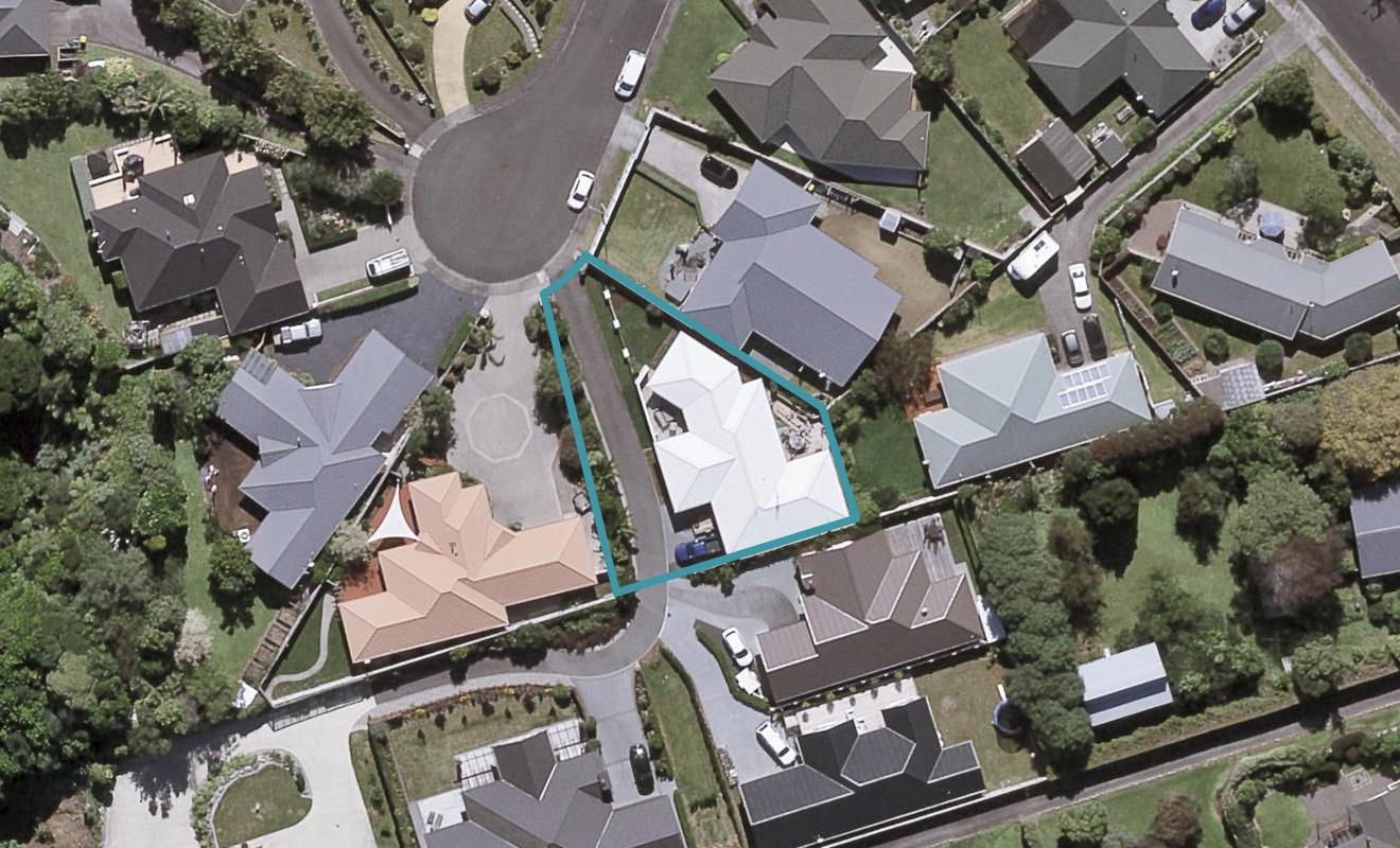 7 Royal Heights, Glen Avon, New Plymouth - Carousel 1