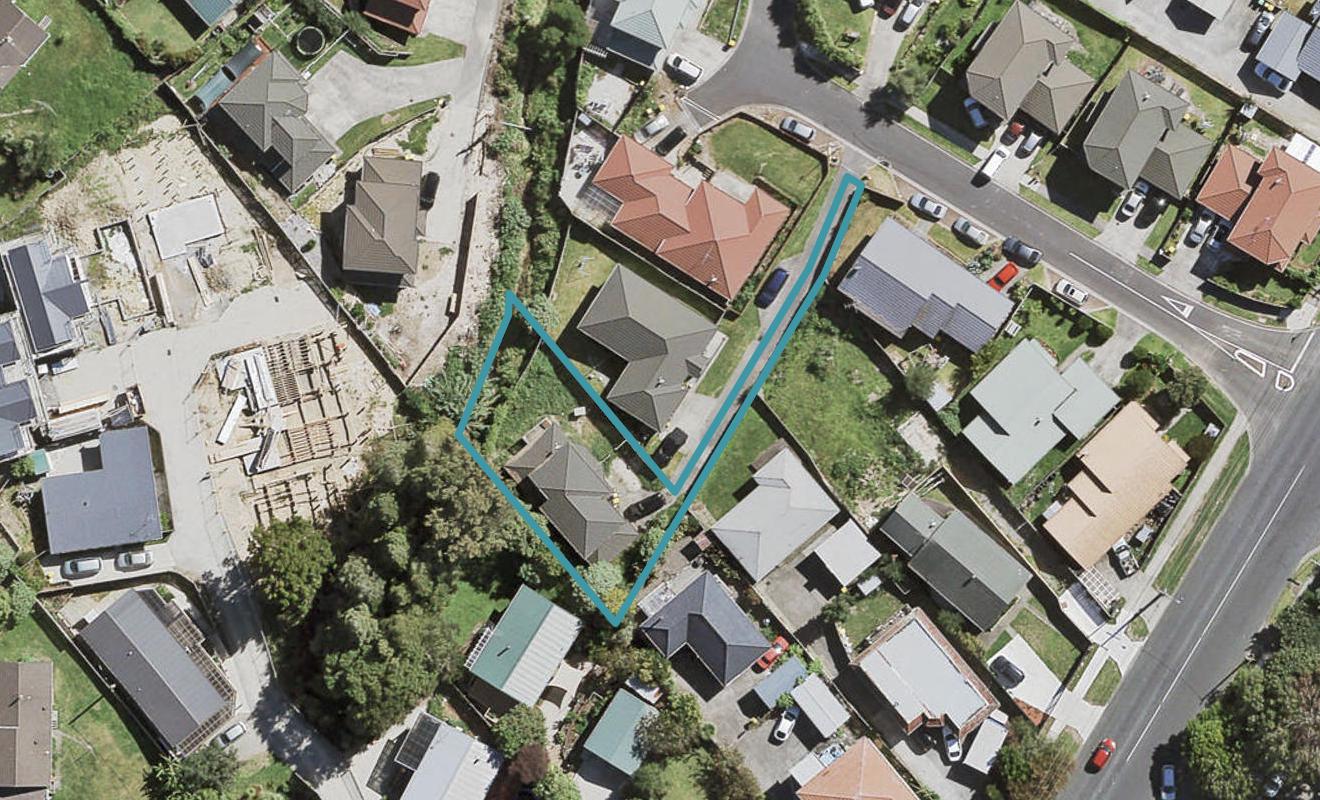 8 Ali Place, Ranui, Auckland - Carousel 1