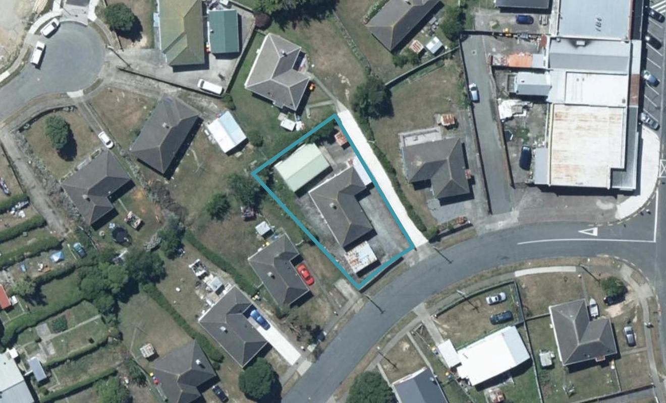 9 Fawn Street, Cannons Creek, Porirua - Carousel 1