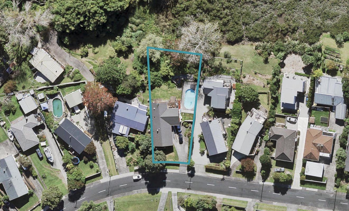 88 Tiroroa Avenue, Te Atatu South, Auckland - Carousel 1