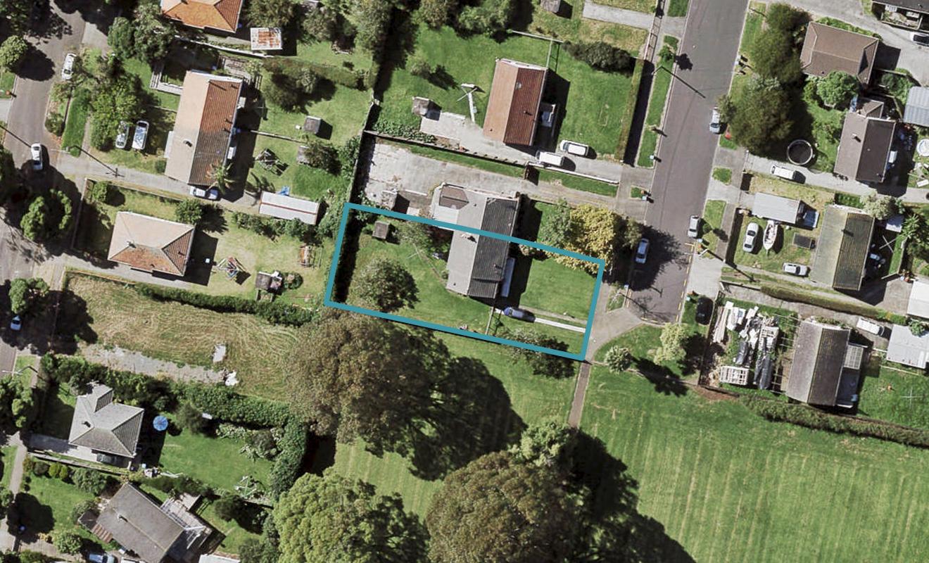 7 Taurima Avenue, Point England, Auckland - Carousel 1