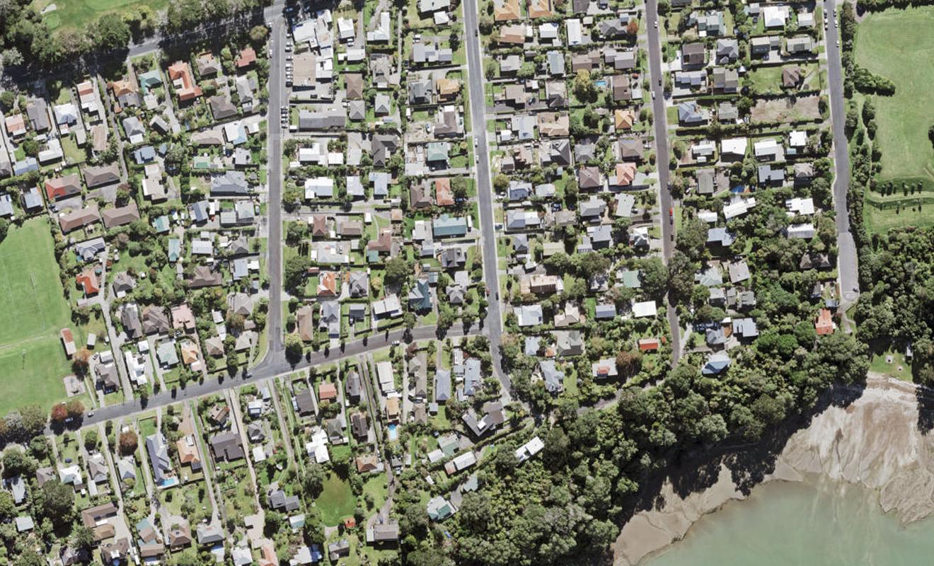 15B Cleve Road, Green Bay, Auckland - Carousel 1