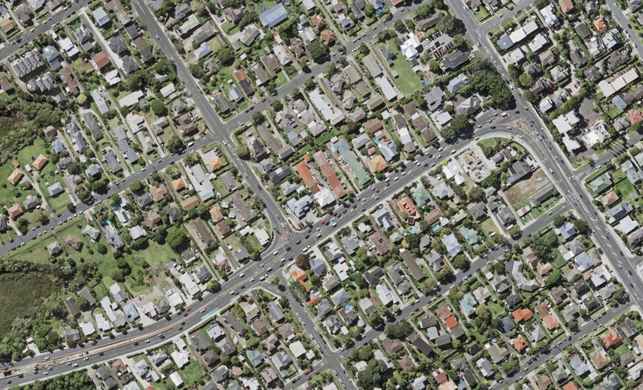 2/15 Esmonde Road, Takapuna, Auckland - Carousel 1