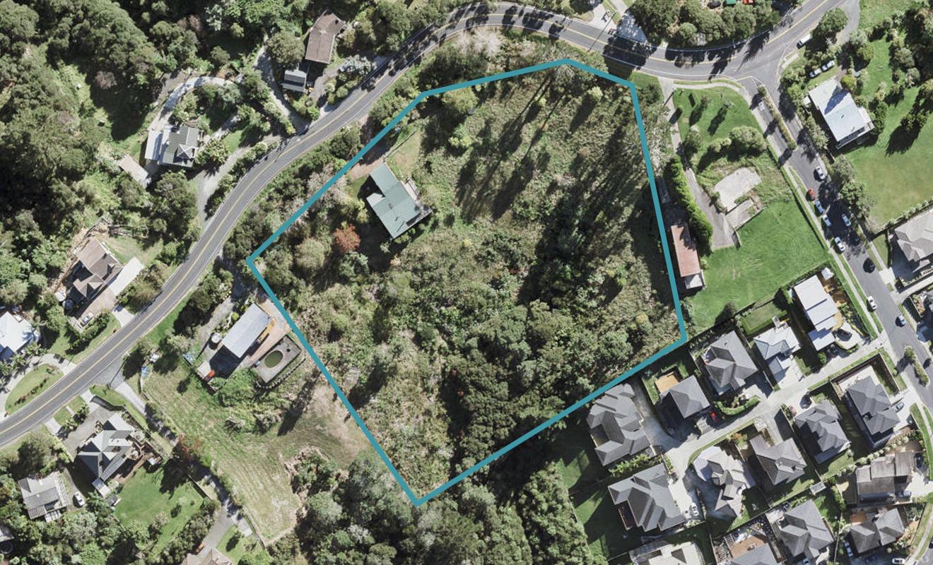 83 Lonely Track Road, Fairview Heights, Auckland - Carousel 1