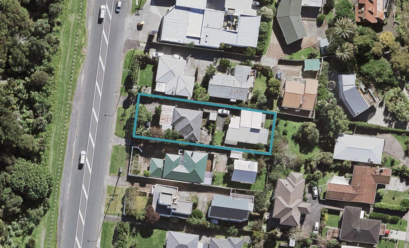 1/235 Glenfield Road, Hillcrest, Auckland - Carousel 1