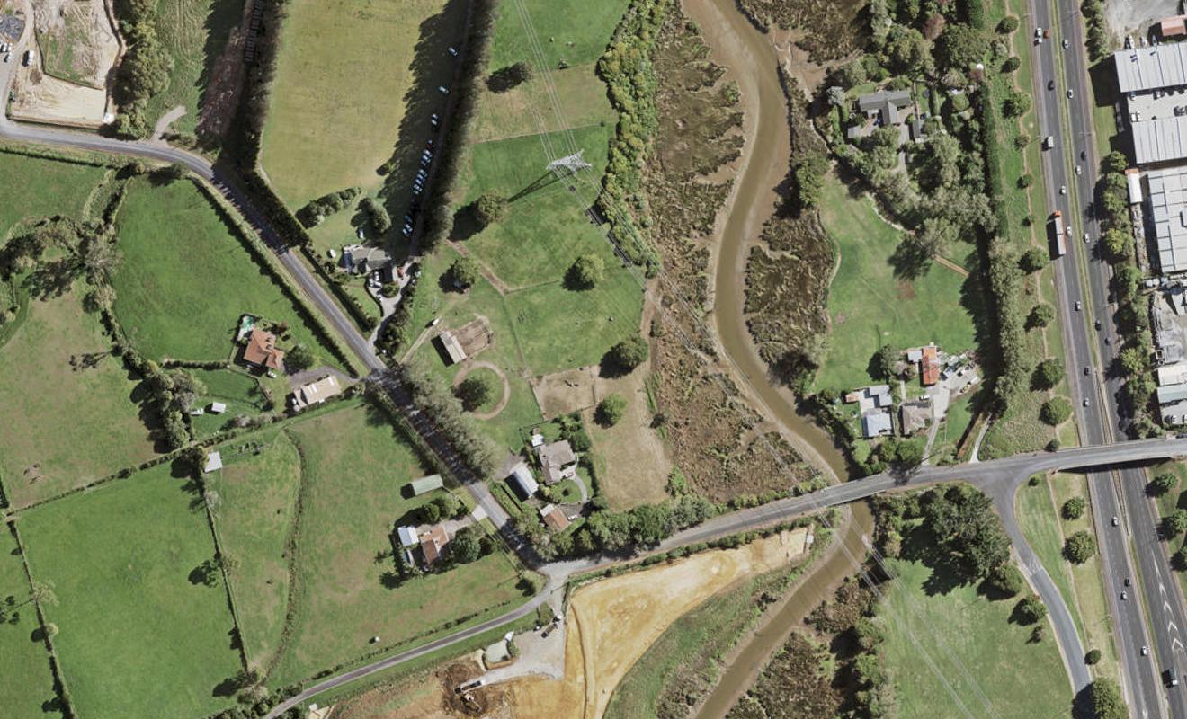 5 Whakaruru Lane, Karaka, Papakura - Carousel 1