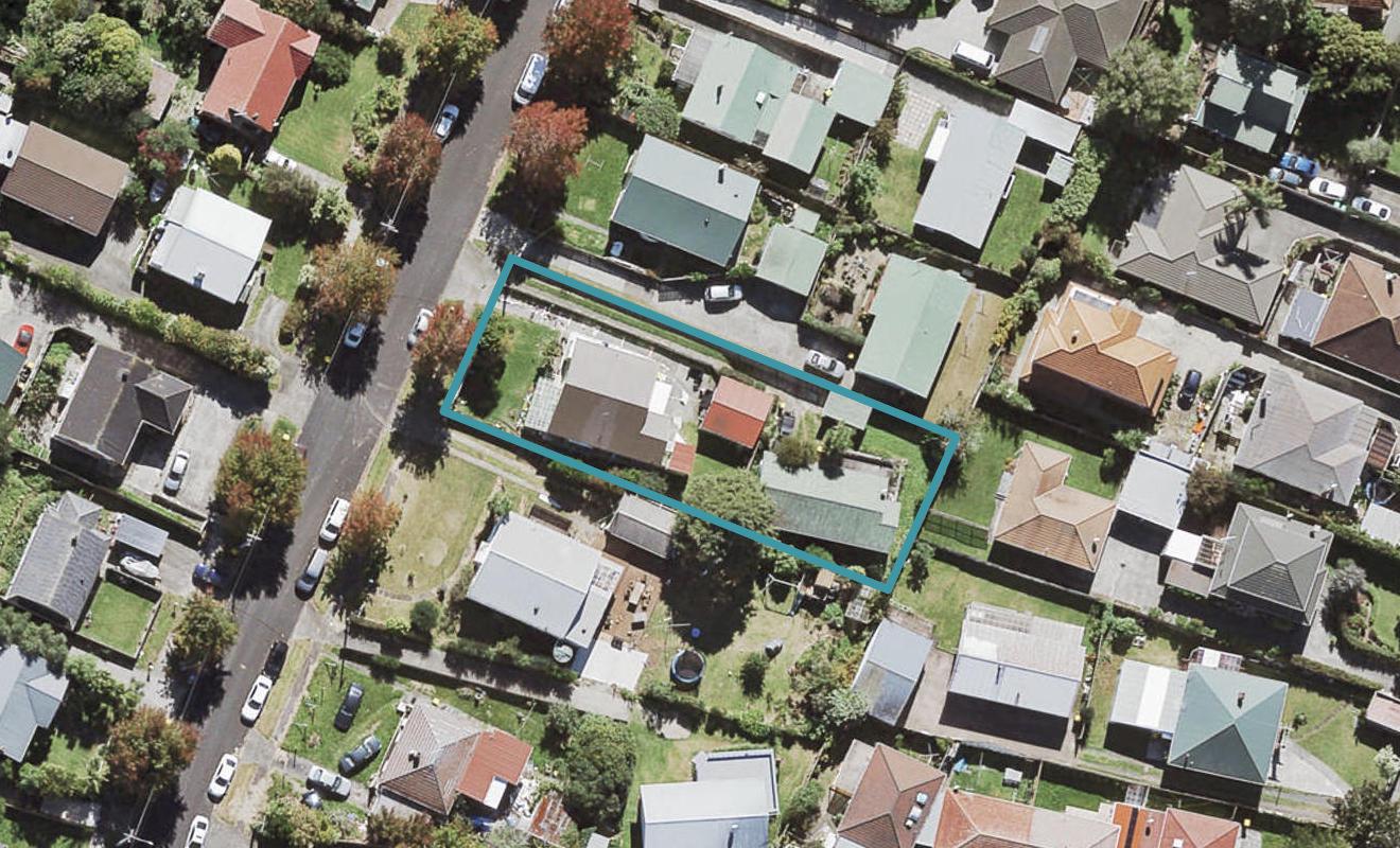 1/11 Pine Street, New Lynn, Auckland - Carousel 1