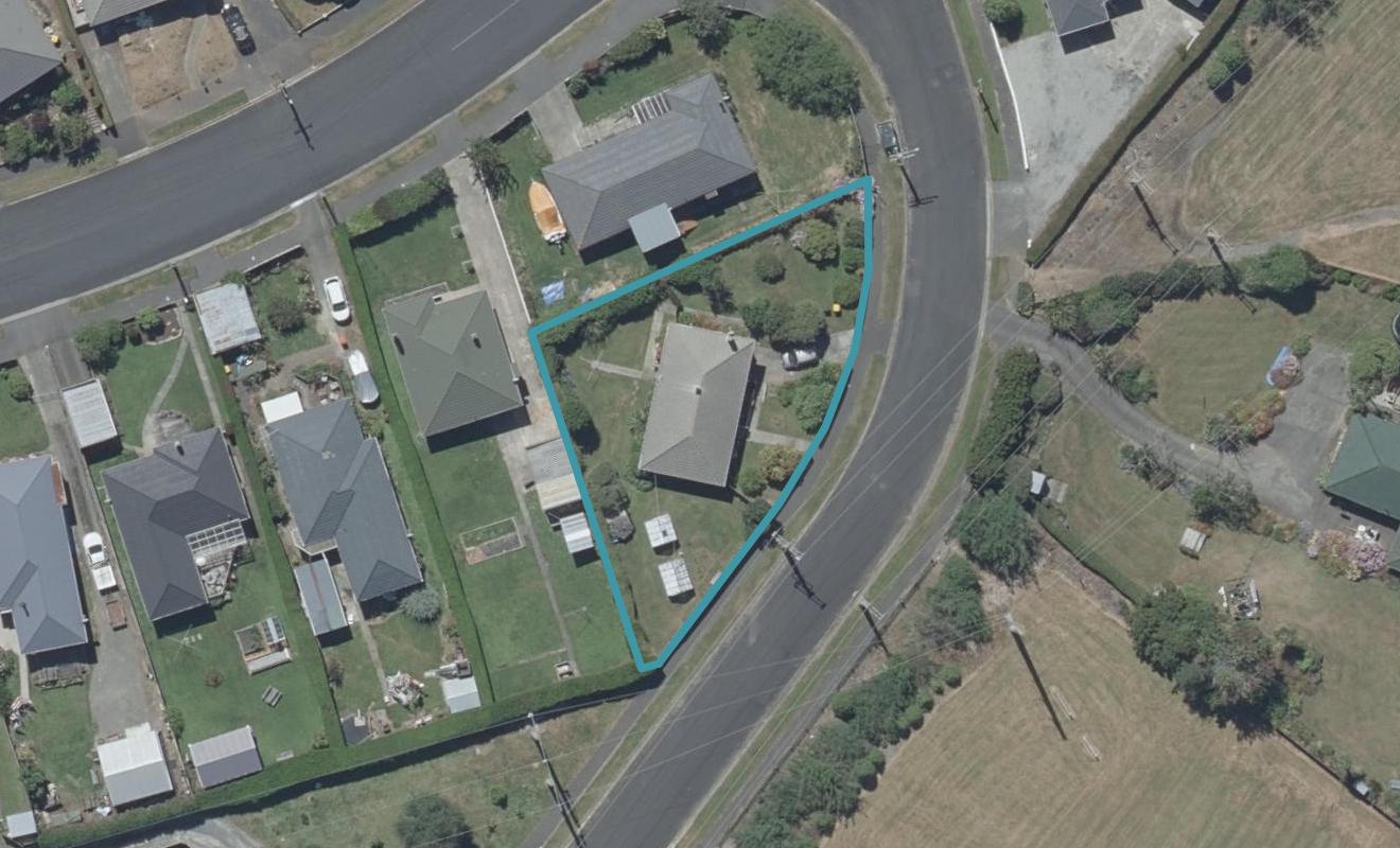 4 Tilburn Street, Halfway Bush, Dunedin - Carousel 1