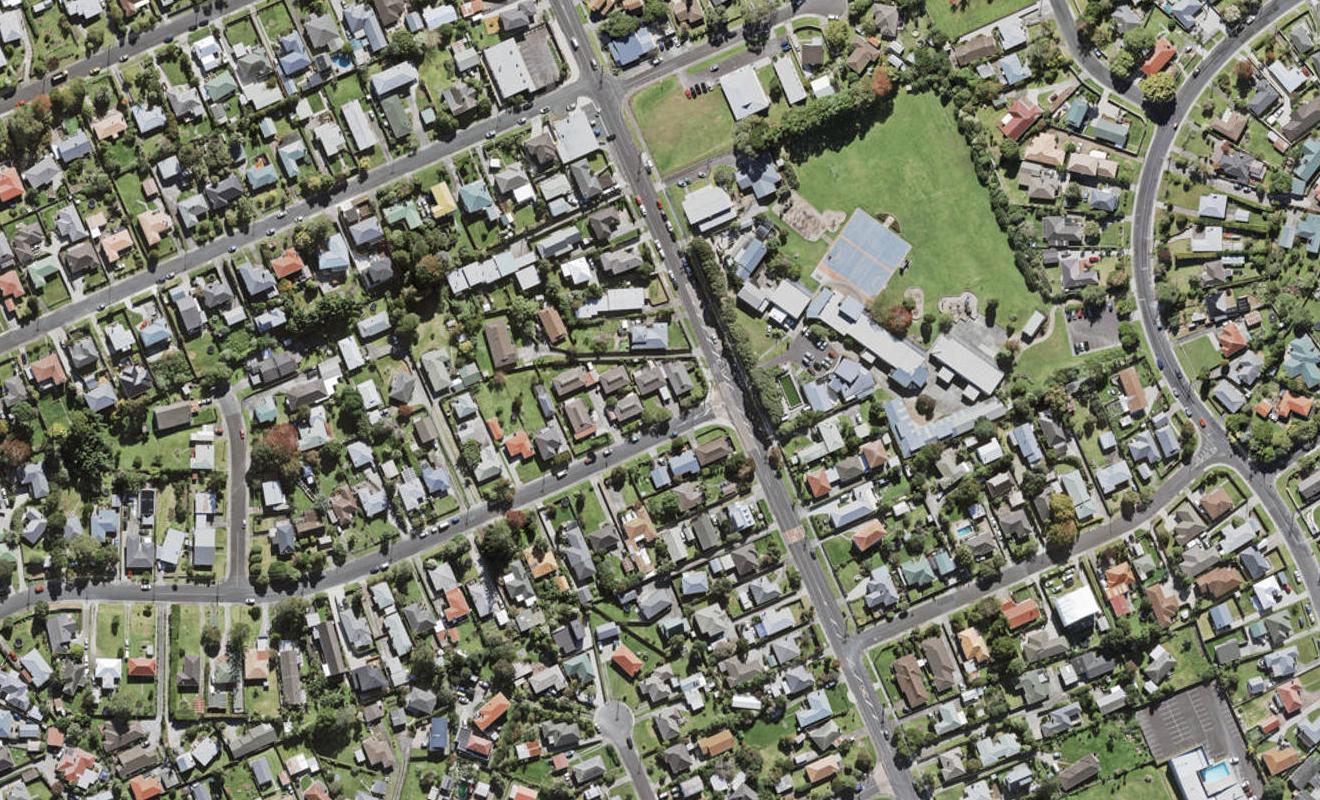 4/1A Amberley Avenue, Te Atatu South, Auckland - Carousel 1
