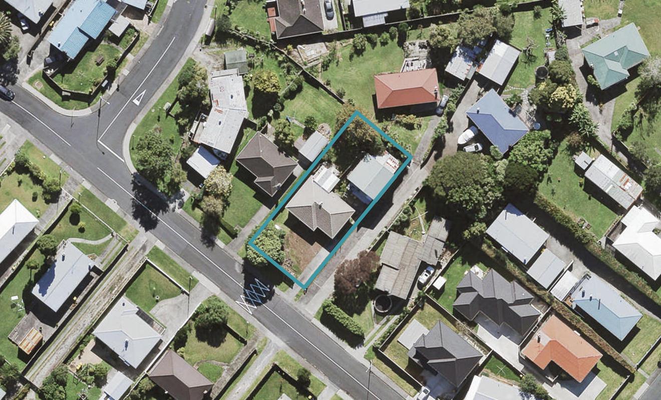 9 Glendene Avenue, Glendene, Auckland - Carousel 1