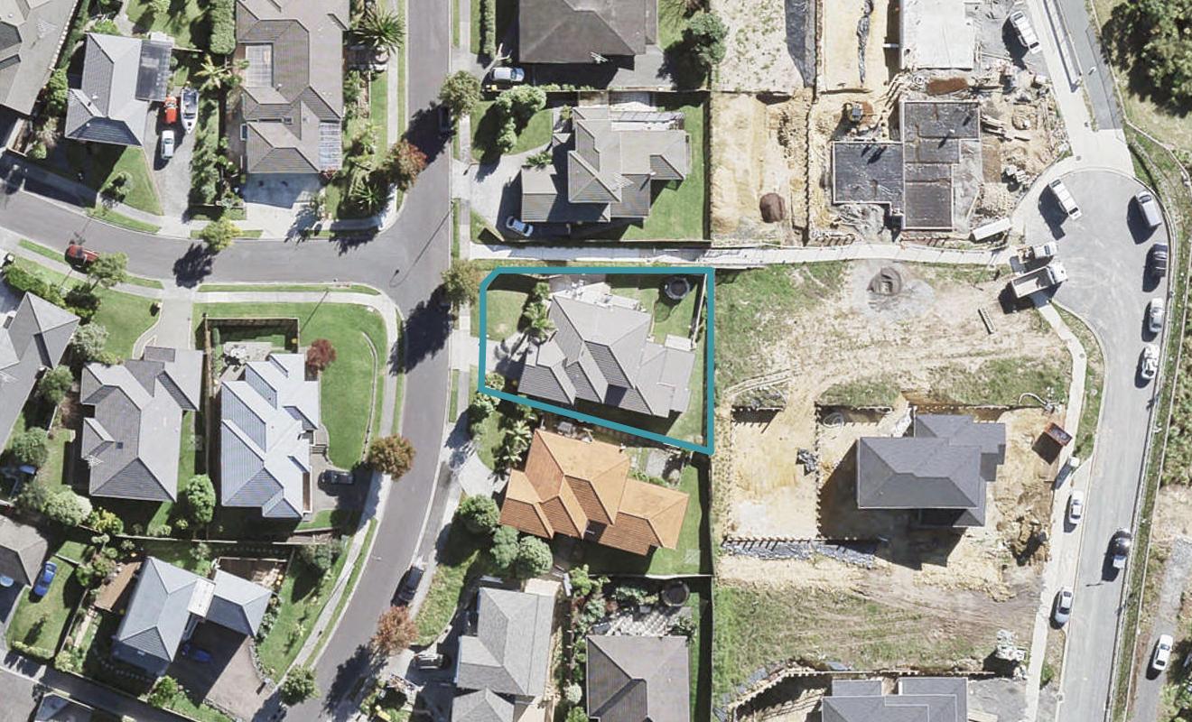 13 Trotting Terrace, Fairview Heights, Auckland - Carousel 1