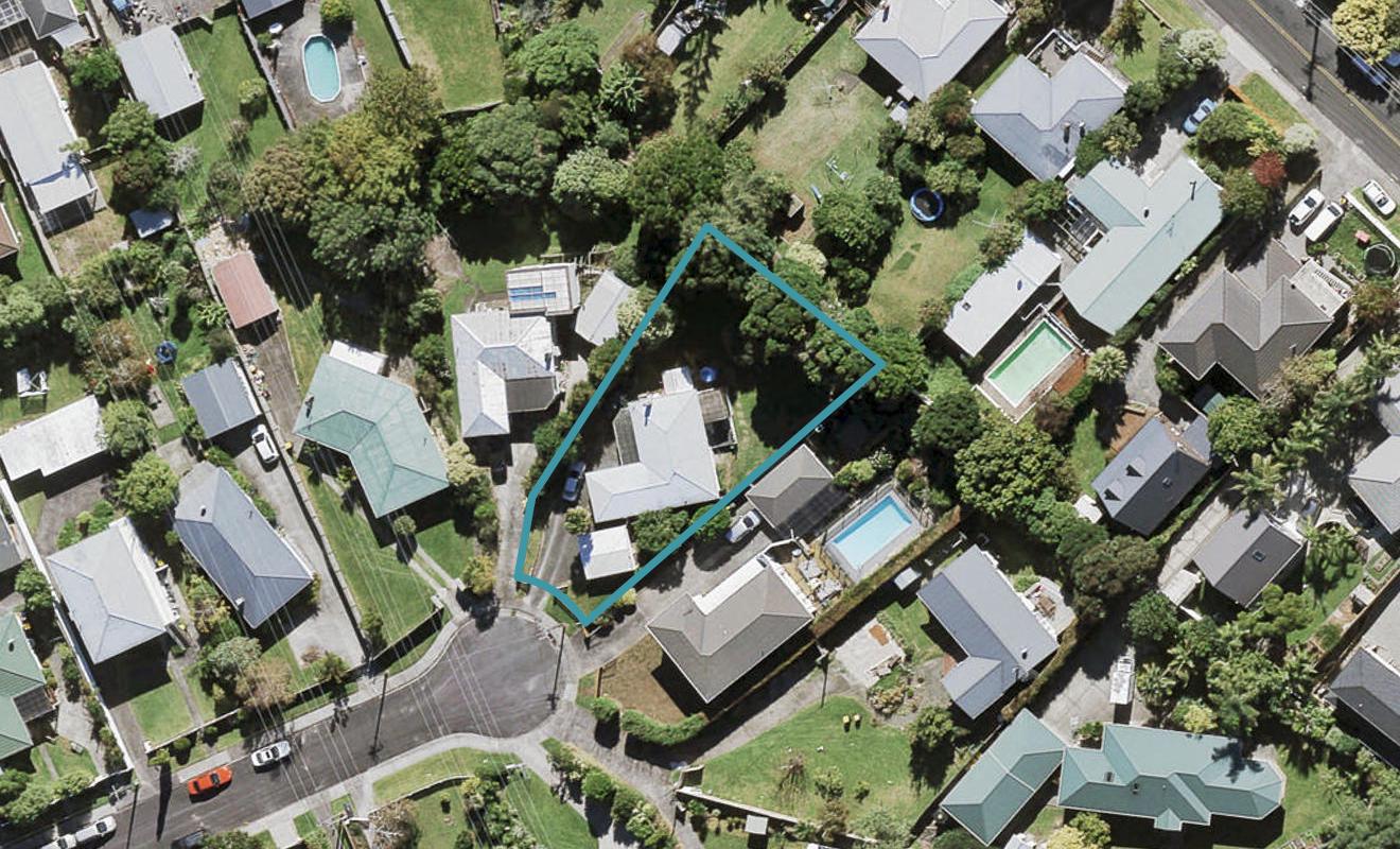 18 Marlene Avenue, Te Atatu South, Auckland - Carousel 1