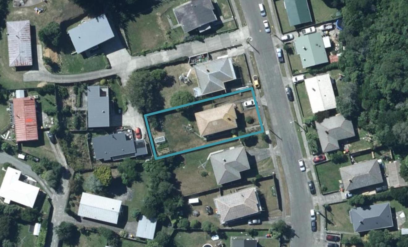 33 Cardiff Crescent, Cannons Creek, Porirua - Carousel 1