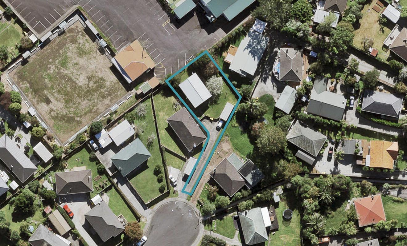 8A Glenford Lane, Te Atatu Peninsula, Auckland - Carousel 1