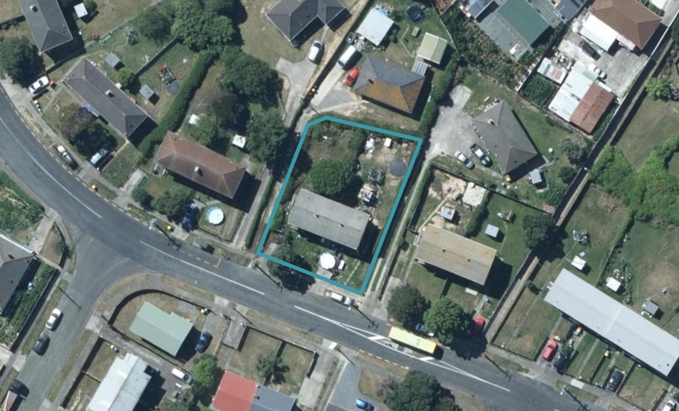 79 Bedford Street, Cannons Creek, Porirua - Carousel 1