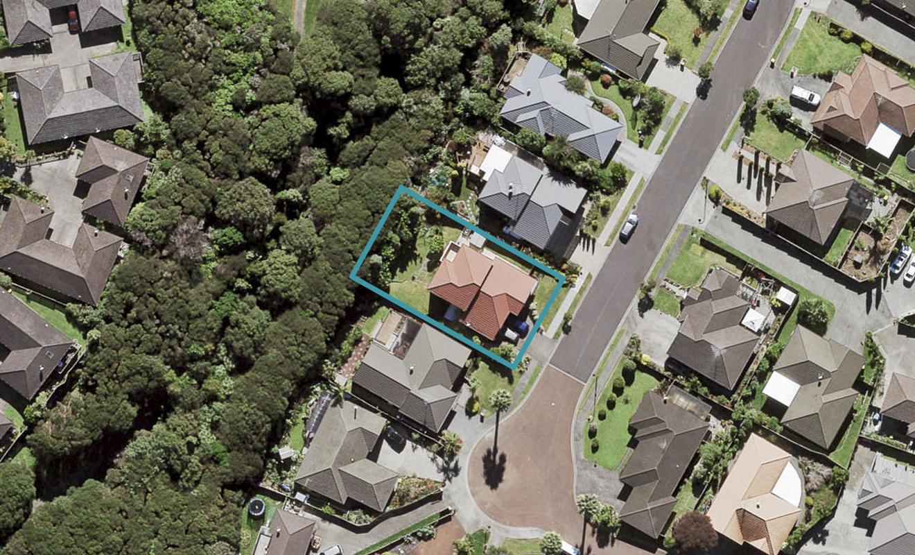 11 Carnelian Court, Westgate, Auckland - Carousel 1