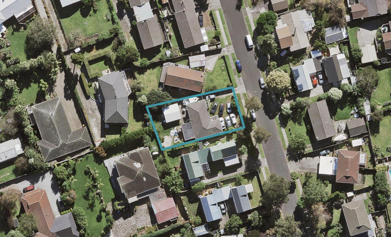 5 Steen Place, Mangere Bridge, Auckland - Carousel 1