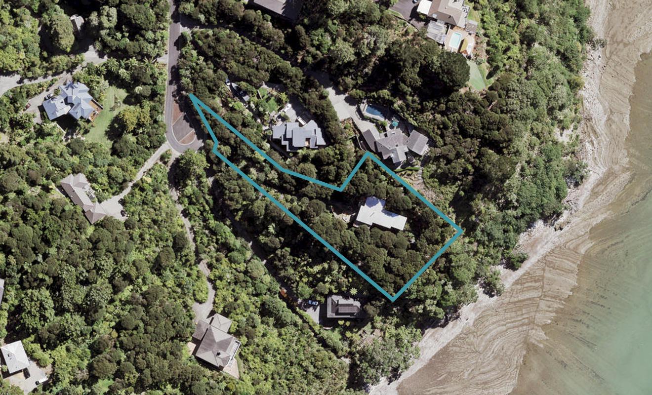 12 Herrings Cove Place, Titirangi, Auckland - Carousel 1