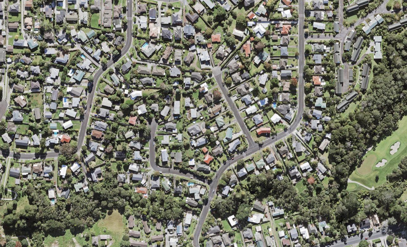 10 Tauhara Street, Green Bay, Auckland - Carousel 1
