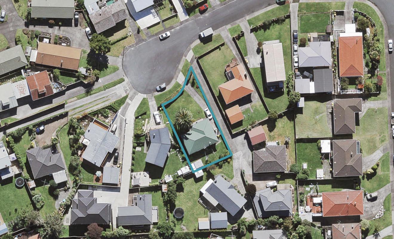 28 Bodi Place, Te Atatu South, Auckland - Carousel 1