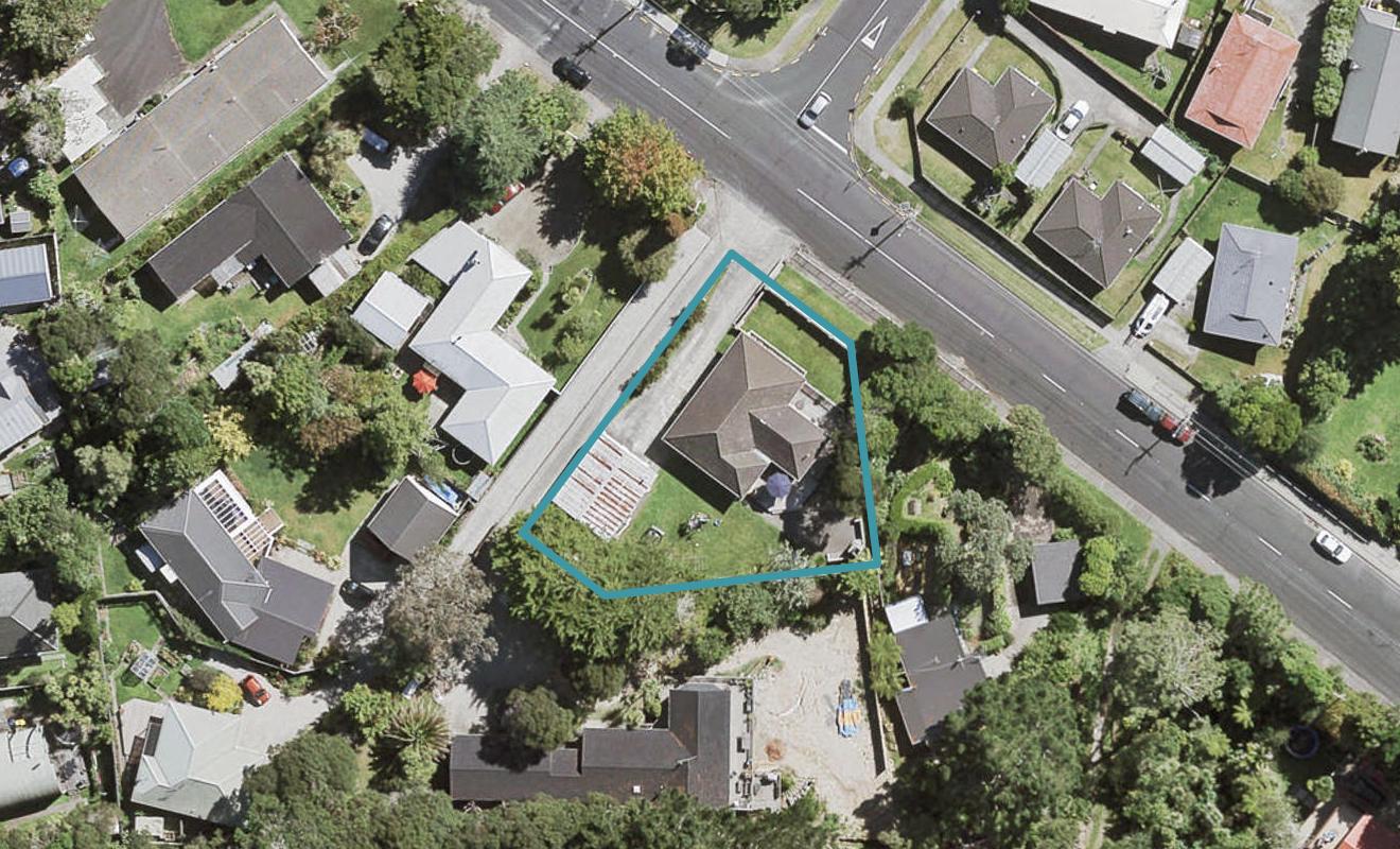 56 Kaurilands Road, Titirangi, Auckland - Carousel 1