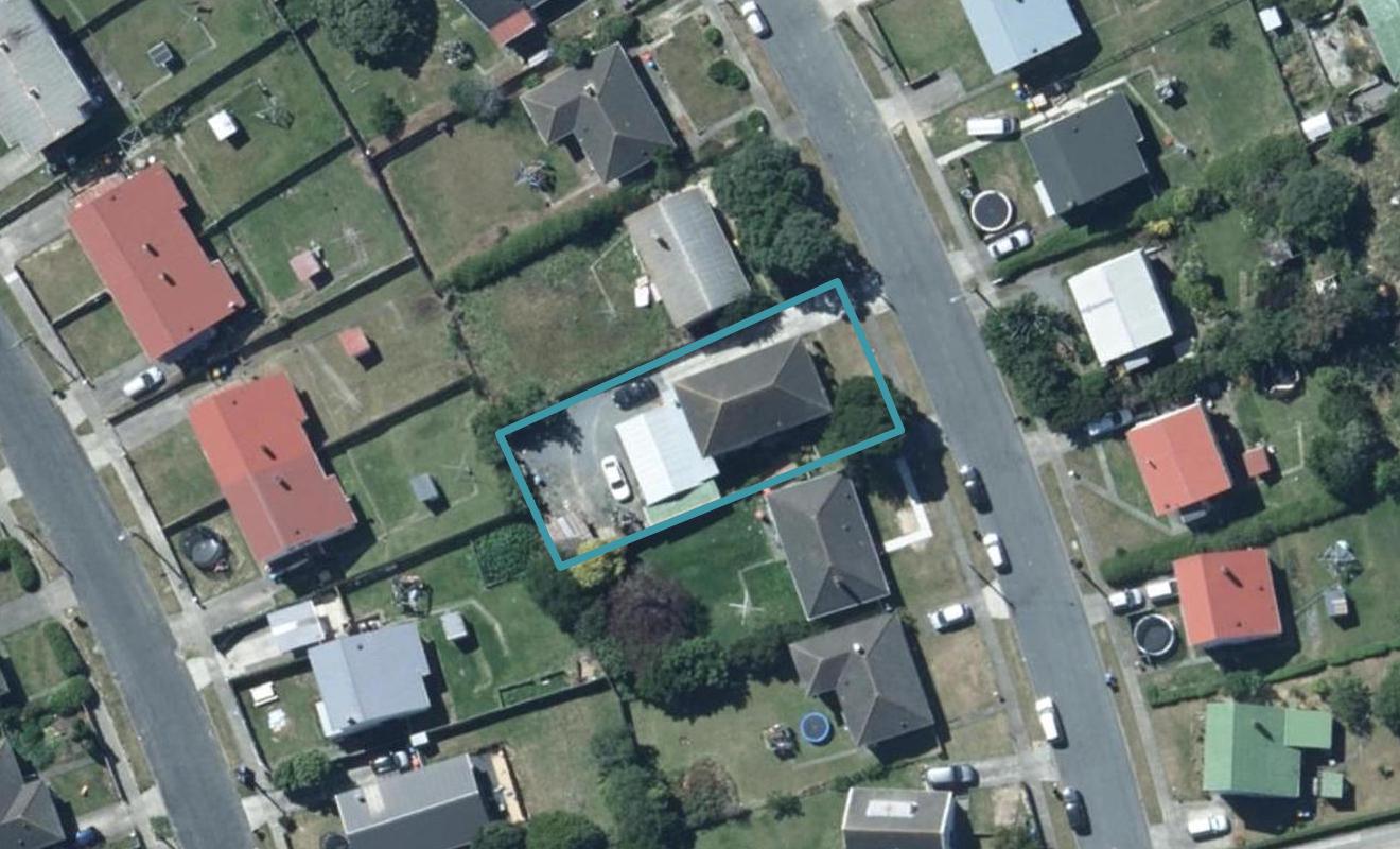 18 Aberfeldy Street, Cannons Creek, Porirua - Carousel 1