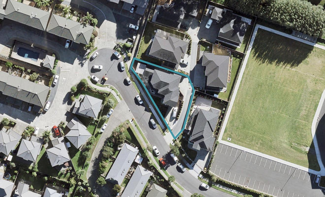 19 Northcross Drive, Oteha, Auckland - Carousel 1