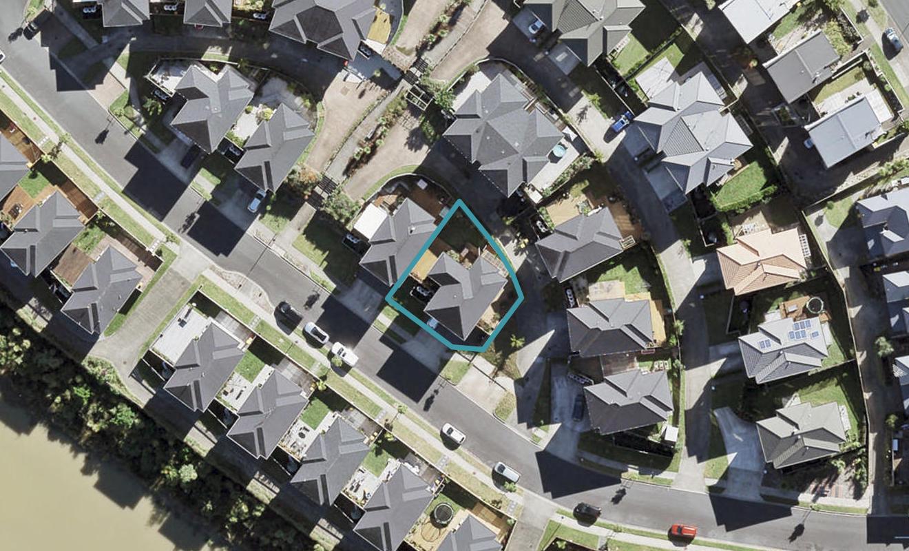 31 Sohlue Place, Oteha, Auckland - Carousel 1