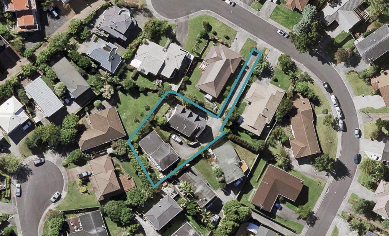 2/16 Ronald Macken Place, Windsor Park, Auckland - Carousel 1