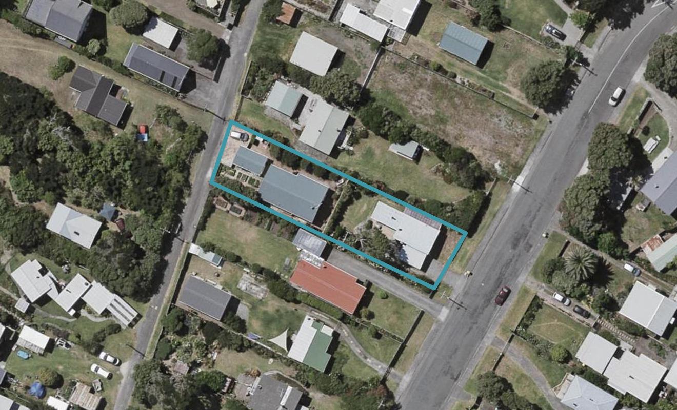 10 The Avenue, Otaki Beach, Otaki - Carousel 1