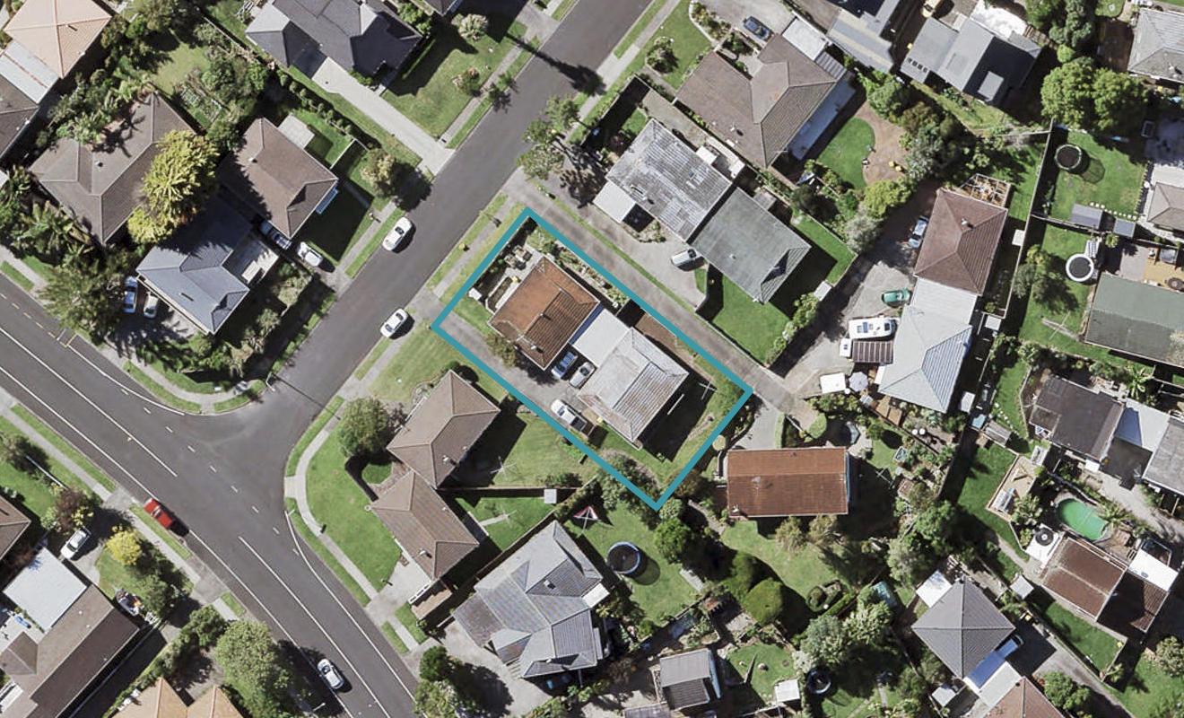 2/3 Anna Watson Road, Half Moon Bay, Auckland - Carousel 1