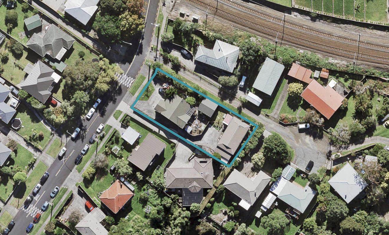 22 Fruitvale Road, New Lynn, Auckland - Carousel 1