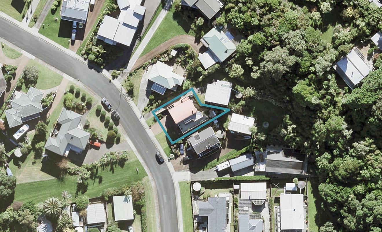 32 Zita Avenue, Matakatia, Whangaparaoa - Carousel 1