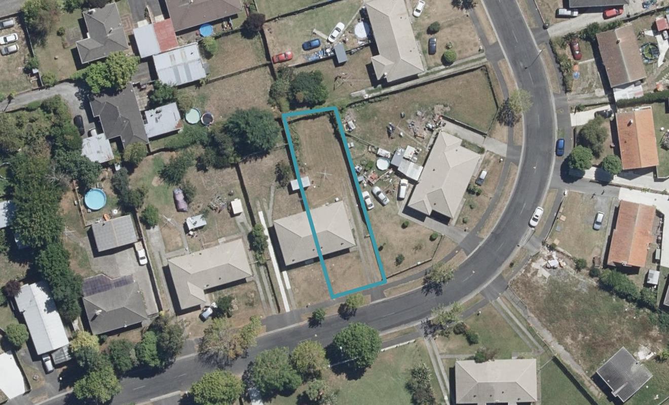 15 Sare Crescent, Fairfield, Hamilton - Carousel 1