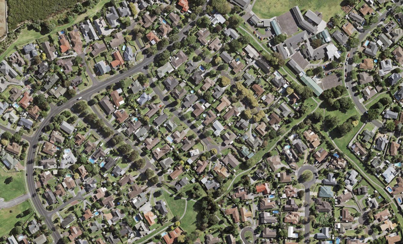 12 Peridot Place, Conifer Grove, Takanini - Carousel 1