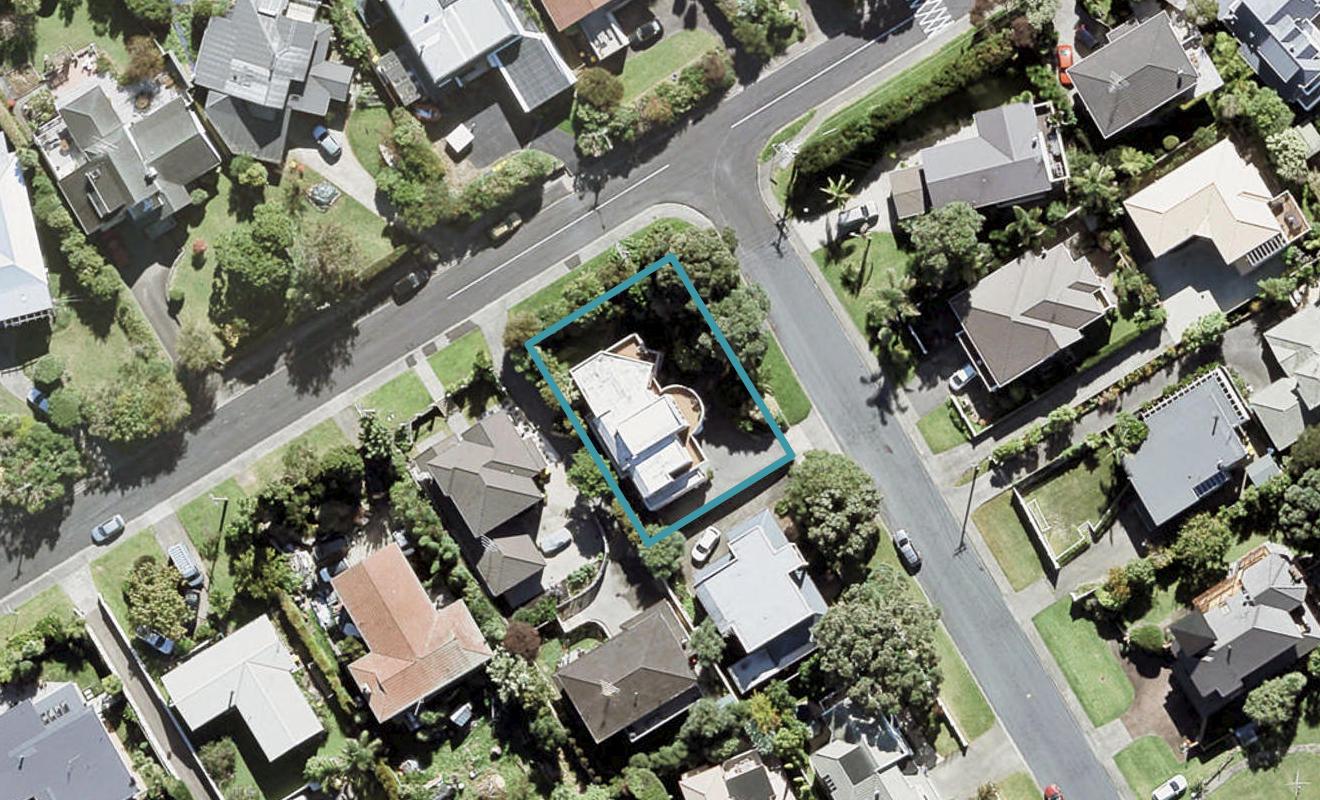 1 Tui Street, Torbay, Auckland - Carousel 1